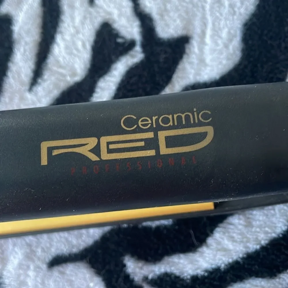 Red ceramic professional black small portable travel flat iron